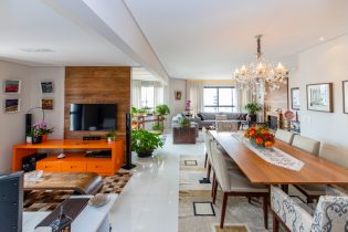 Vila Mascote apartamento em andar alto e muito espaço, todo reformado com 150m2, 03 dorm com 01 suíte, living com 3 ambientes, 03 vagas.