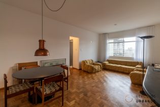 Em Santa Cecilia, com 101m², sala ampla, com dois quartos espaçosos servidos por 1 banheiro social grande, 1 vaga e lazer.