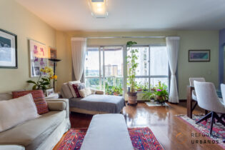 APARTAMENTO NO JARDIM MARAJOARA, 3 DORMS, 2 BANHEIROS, LAVABO, 2 VAGAS. LOCALIZADO EM UMA DAS PRINCIPAIS RUAS DO BAIRRO.