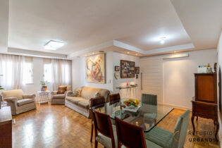 Na Barra Funda, apartamento amplo de 105M², 2 quartos, 2 banheiros e vaga escriturada, com ótima localização na Rua Tagipuru