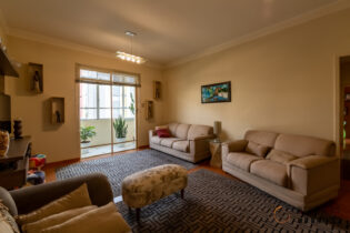 Uma excelente oportunidade com um super potencial para reforma na Barra Funda, apartamento com 120m2, varaganda, vaga, 3 dormitórios.