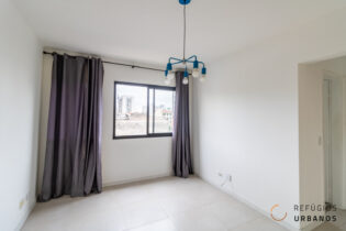 Ótima localização no bairro Barra Funda: apartamento com 54m2, 2 dormitórios, sacada, vaga e reforma com 5 anos, ótimo tanto para investimento quanto para moradia.
