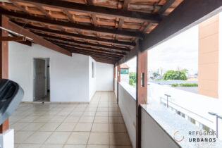 Casa de condomínio no Cambuci com 146m² com 03 dormitórios (1 suíte) + 1 cômodo completo com banheiro com churrasqueira e 02 vagas na garagem