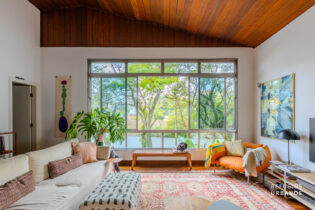 CASA COM 299M² EM TERRENO DE 424M², 3 QUARTOS (2 SUÍTES) E AINDA UMA EDICULA PARA UM ESCRITÓRIO COM ACESSO INDEPENDENTE NA VILA IPOJUCA.