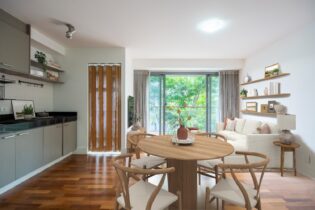 NA VILA MADALENA COM 58 M² PRÉDIO DA IDEA ZARVOS  1 SUÍTE, 1 VAGA COM BOX E UMA VISTA LIVRE  PARA COPA DAS ÁRVORES.