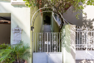 Casinha icônica que é uma “bela vista” na Almirante Marques de Leão, uso residencial ou comercial, 4 quartos, 1 banheiro, 1 lavabo, 1 vaga