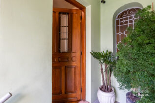 Casinha icônica que é uma “bela vista” na Almirante Marques de Leão, uso residencial ou comercial, 4 quartos, 1 banheiro, 1 lavabo, 1 vaga