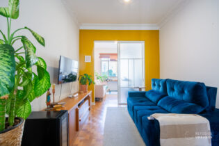 Apartamento de 129 m² à venda na Rua Fortunato, em Santa Cecília com planta versátil, dois quartos e reformadinha