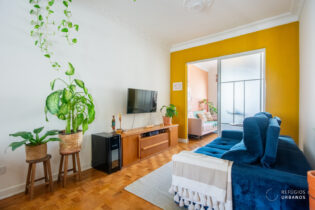 Apartamento de 129 m² à venda na Rua Fortunato, em Santa Cecília com planta versátil, dois quartos e reformadinha