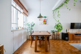 Apartamento de 129 m² à venda na Rua Fortunato, em Santa Cecília com planta versátil, dois quartos e reformadinha