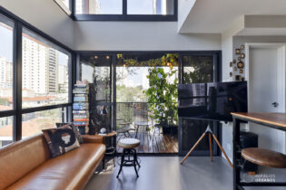 DUPLEX NA POMPEIA NO EDIFÍCIO TETRYS COM 50,23M² BEM DISTRIBUÍDOS ENTRE OS ANDARES, COM VARANDA ENSOLARADA E 1 VAGA DE GARAGEMNA POMPEIA COM 50,23M² MUITO BEM DISTRIBUÍDOS ENTRE 2 ANDARES, COM PÉ-DIREITO DUPLO, VARANDA, MUITA LUZ E AINDA, 1 VAGA DE GARAGEM.