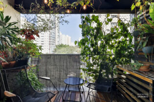 DUPLEX NA POMPEIA NO EDIFÍCIO TETRYS COM 50,23M² BEM DISTRIBUÍDOS ENTRE OS ANDARES, COM VARANDA ENSOLARADA E 1 VAGA DE GARAGEM