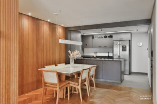 BROOKLIN NOVO, APÊ DE 108,68 M2 REFORMADO E BEM LOCALIZADO. AMBIENTES INTEGRADOS. VARANDA. 3 DORMITÓRIOS/ 1 SUÍTE. PRÉDIO COM CHURRASQUEIRA E ACADEMIA.