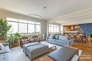 Com 289,60 m², 3 dormitórios sendo uma ampla suíte, sala de tv, escritório e 2 vagas de garagem em Higienópolis.