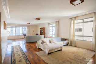 Apartamento de 233,78 metros quadrados de área útil no Paraíso, ampla sala, lavabo, 3 dormitórios e 2 vagas na garagem.