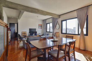 Apartamento de 65m², com 1 dormitório em Moema, living amplo com cozinha integrada, em uma das melhores localizações de São Paulo.