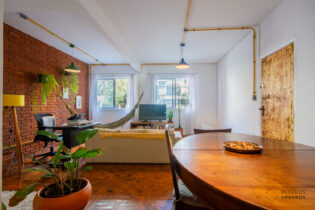 APARTAMENTO EM PREDINHO NA POMPÉIA COM 2 QUARTOS, SALA AMPLA E GARAGEM COM ACESSO EXCLUSIVO. IDEAL PARA QUEM PRECISA DE UM ESPAÇO DE PRODUÇÃO.