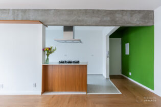 Apartamento reformado na Rua Aureliano Coutinho em Santa Cecília com 98 m², 2 dormitórios, 1 suíte e 1 vaga de garagem.