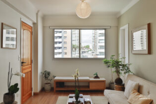 Alto da Lapa apê reformado e mobiliado com 58 m² à venda. Com 2 quartos, 2 banheiros, 1 vaga e lazer. Confira!