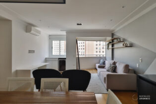 Na Vila Nova um apartamento de 2 dormitórios, mobiliado, em prédio com lazer completo para você chamar de lar