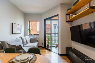 Apartamento mobiliado com 1 dormitório e 1 vaga em Pinheiros - Reformado, iluminado e pronto para morar