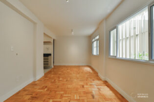 Apartamento térreo de 96m² totalmente reformado na Rua Paula Ney na Vila Mariana. Iluminado, acessível e perto de tudo! Pronto para morar.