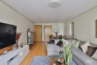 Na Rua França Pinto, um apartamento de 122m² que combina espaço, luz e conforto. São 3 quartos, sendo 2 suítes, sala ampla para dois ambientes, 3 banheiros e 1 vaga em prédio com lazer completo na Vila Mariana.