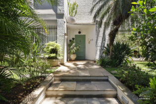 Casa no Butantã com 4 dorms, sendo 1 suíte, 209m² de área construída em terreno de 382m² ,muito verde, espaço, privacidade e tranquilidade.