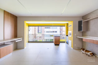 Na Vila Ipojuca, apartamento com 88m², 2 quartos (1 suíte) e muita integração entre sala, cozinha e varanda. 2 vagas, em condomínio incrível.