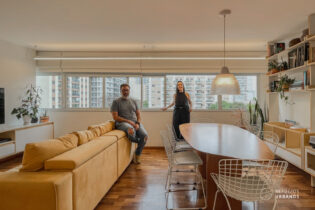 APARTAMENTO REFORMADO COM DOIS QUARTOS E COM BASTANTE LUZ NATURAL, ALÉM DUAS VAGAS FIXAS NO BAIRRO DA POMPÉIA.