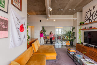 Apartamento mobiliado na Vila Ipojuca com 123m², varanda ampla, suíte, lavabo e 2 vagas. Design assinado e lazer completo no Condomínio 360°.