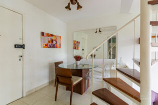 Apartamento duplex de 53,48 metros quadrados de área útil no Jardins, com 1 suíte e 1 vaga, em prédio com lazer completo, perto da Avenida Paulista e do metrô.