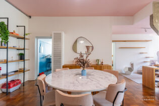 Apartamento reformado na Vila Buarque, São 92 m², 1 quarto sendo 1 suíte, cozinha , sala e uma generosa varanda.