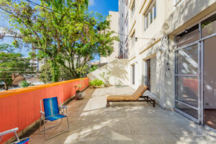 São 173m² de área total: 123 m2 interna e 50m2 de externa. Garden na Tupi é incrível, ensolarado