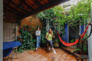 Sobrado charmoso à venda em pinheiros, com quintal e muito verde. Aquela típica casinha com elementos marcantes da década de 60.