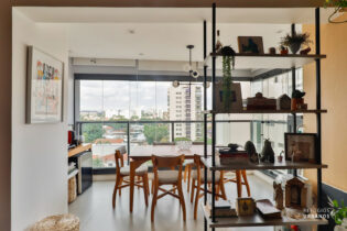 Galeria Morais de Barros reformado com 61,95 m2, 2 dormitorios sendo 1 suite, varanda e 1 vaga de garagem com lazer completo em excelente localizacao no Campo Belo.