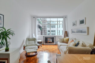 Apartamento de 70,98 m2 de área útil na Rua Augusta no Jardins, com 1 dormitório, 1 banheiro, ampla sala e muita luz, sem vaga de garagem, em prédio charmoso de 8 andares.