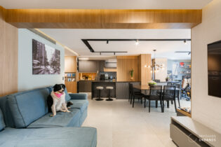 Apartamento de 127,96 metros quadrados de área útil no Jardim Paulista, todo reformado com ambientes integrados, com 3 dormitórios e 1 vaga de garagem.