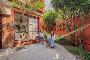 Casa de esquina na Vila Anglo/Pompéia com 140m², 3 dormitórios, terraço com chuveirão, área gourmet e 1 vaga.