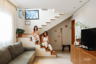 Casa térrea reformada na Vila Ipojuca com 140m² de área construída em terreno de 203m², 2 suítes, sala integrada à cozinha e 2 vagas.