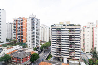 APARTAMENTO REFORMADO NA POMPÉIA, COM 2 QUARTOS, SUÍTE COM CLOSET E VAGA. TUDO ISSO A MENOS DE 1KM DO FUTURO METRÔ E DO ALLIANZ PARQUE
