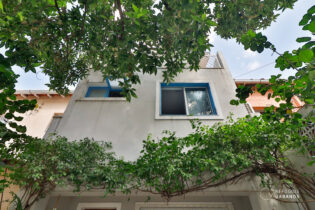 CASA COM 238M²,4 QUARTOS, QUINTAL COM CHURRASQUEIRA E O SILÊNCIO DE UMA VILA EM PERDIZES