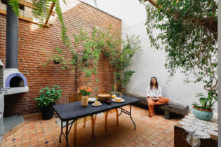 CASA COM 238M²,4 QUARTOS, QUINTAL COM CHURRASQUEIRA E O SILÊNCIO DE UMA VILA EM PERDIZES