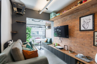 Apartamento reformado em Pinheiros, com 2 dormitórios, varanda e lazer completo no Limited Pinheiros. Muito próximo do metrô Oscar Freire.