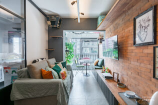 Apartamento reformado em Pinheiros, com 2 dormitórios, varanda e lazer completo no Limited Pinheiros. Muito próximo do metrô Oscar Freire.