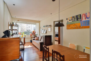 Apartamento de 69,29 metros quadrados de área útil no Paraíso, com 2 dormitórios e cozinha integrada, sem vaga de garagem, em prédio charmoso de 1960.