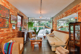 Casa pura arquitetura com jardim secreto no Planalto Paulista