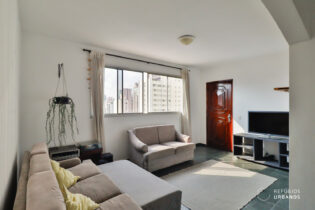 Apartamento de 94,71 metros quadrados de área útil no Itaim, andar alto e muito luminoso, com 3 dormitórios e 1 vaga, em prédio com lazer no rooftop.