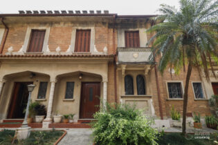Vila Histórica Parque Savoia formada por 13 casas sobradadas, em estilo eclético com inspiração florentina.