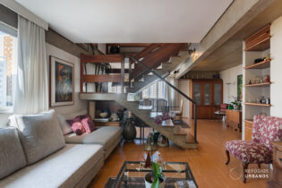 Duplex com 4 quartos sendo 1 suíte, varanda com vista, 2 vagas, em prédio com arquitetura incrível com lazer e localização única no Sumaré.